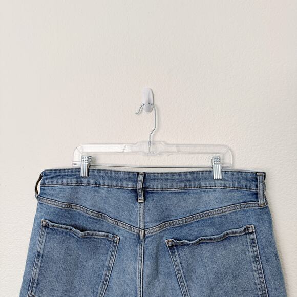 [Old Navy] O.G. Short High Rise Distressed Mid Wash Cut Off Denim Shorts Size 18 - Picture 8 of 10